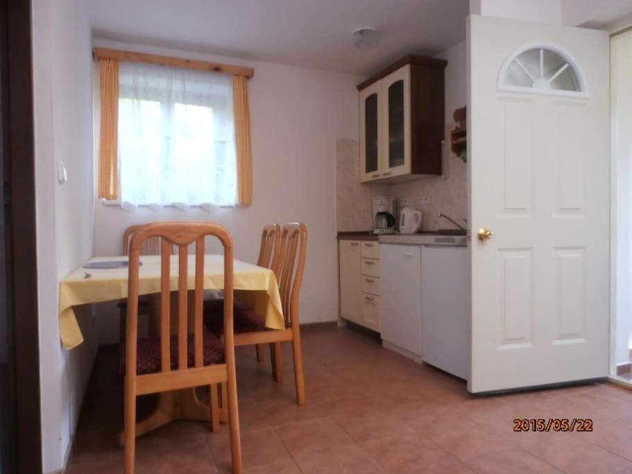 Ubytovani U Machova Jezera - Apartmany - Ludmila Grulisova Doksy  Exterior foto