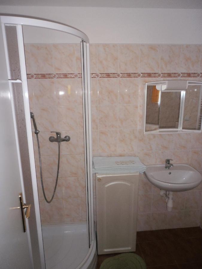 Ubytovani U Machova Jezera - Apartmany - Ludmila Grulisova Doksy  Exterior foto